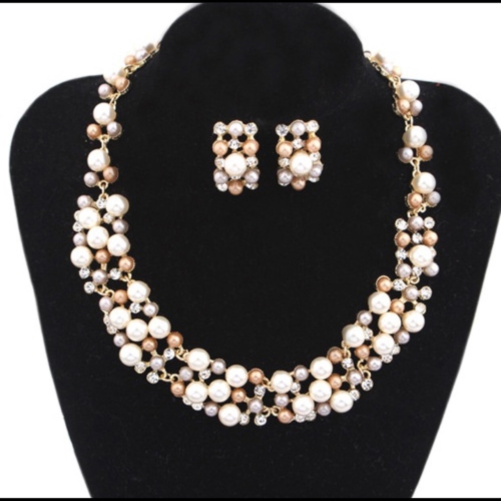 Pearl necklace set